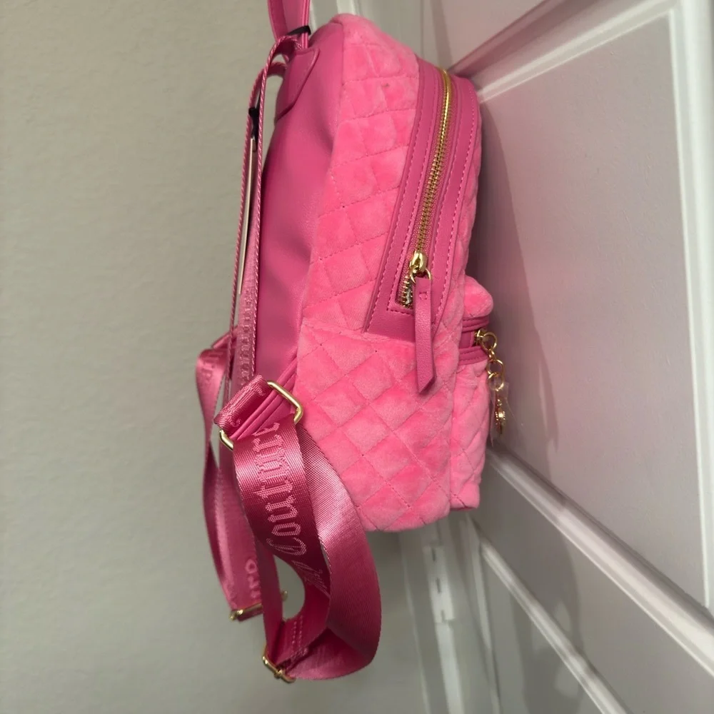 Juicy Couture JUICY PINK
ROYAL MOMENT MEDIUM BACKPACK, hot-Pink Quilted Backpack - Picture 6 of 9